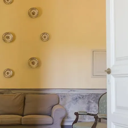 Giulia Villa