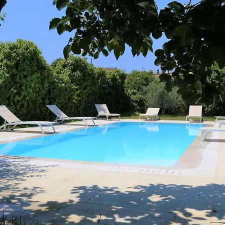 Giulia Villa *